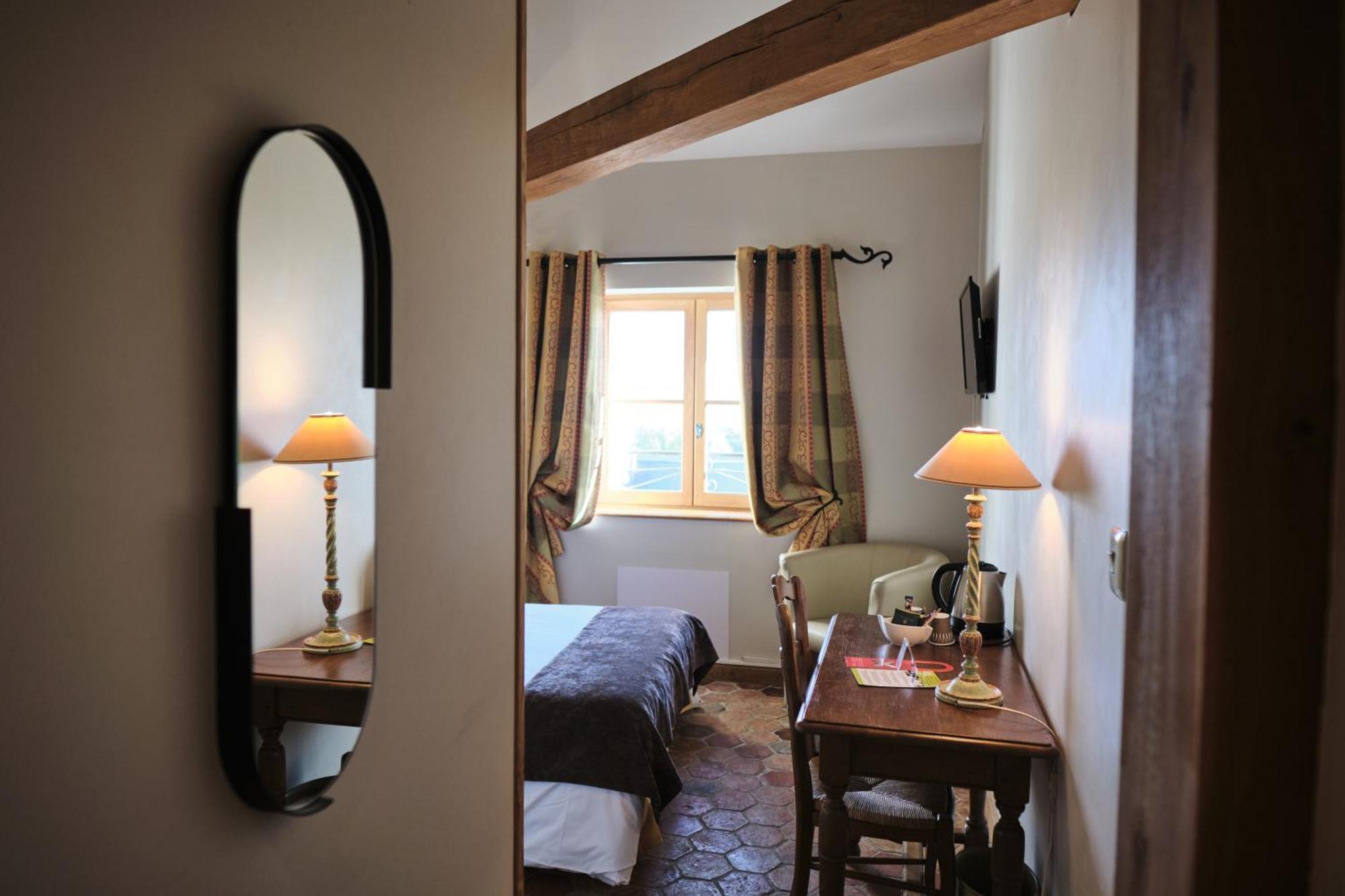 Hostellerie De La Tour D'Auxois 솔류 외부 사진