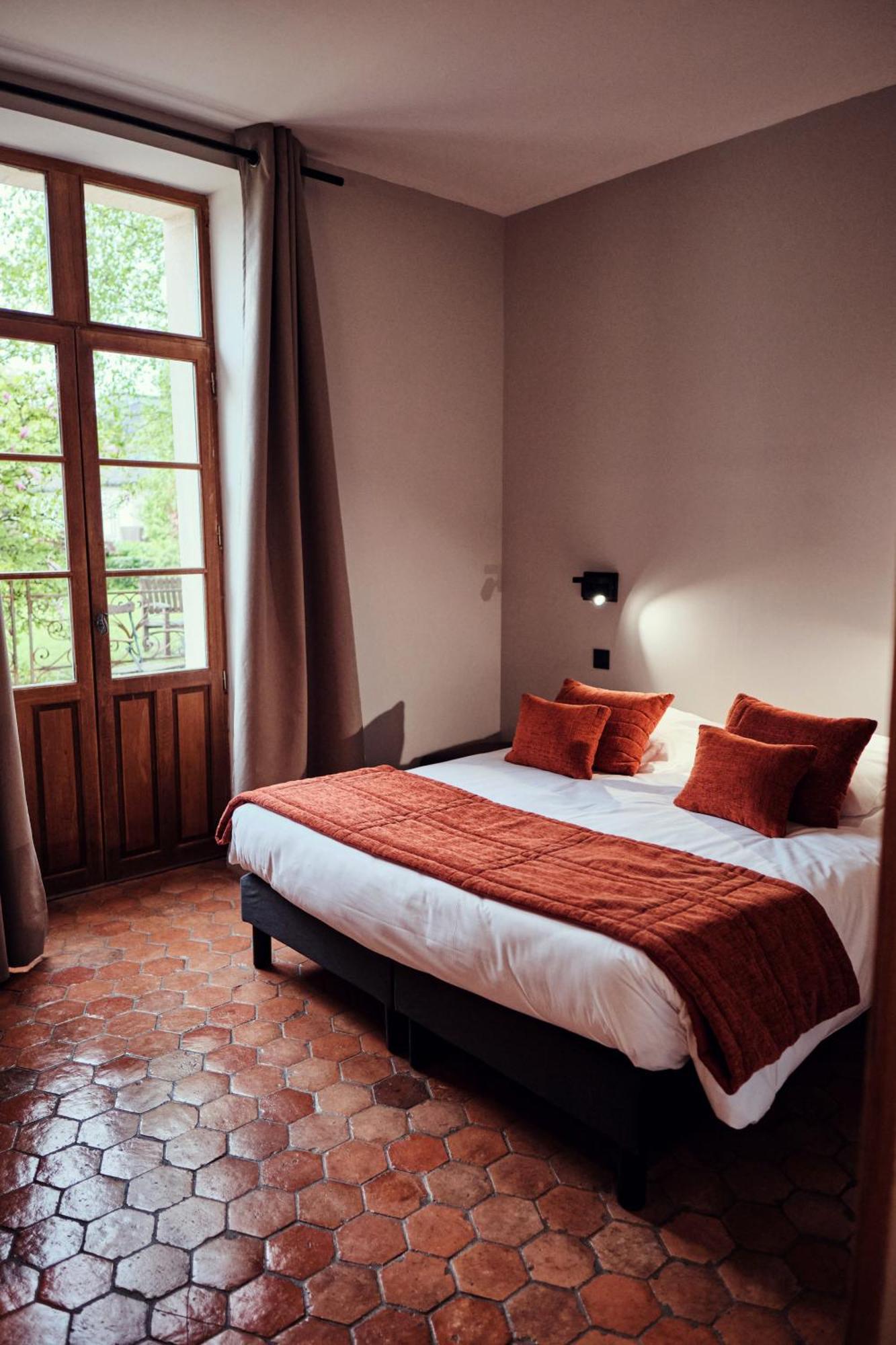 Hostellerie De La Tour D'Auxois 솔류 외부 사진