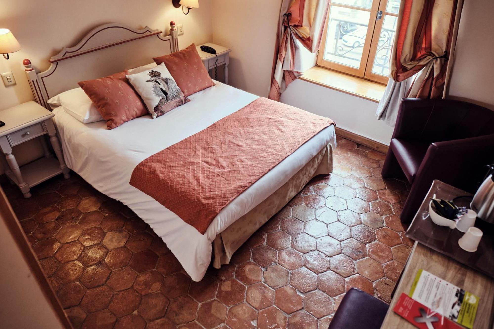 Hostellerie De La Tour D'Auxois 솔류 외부 사진