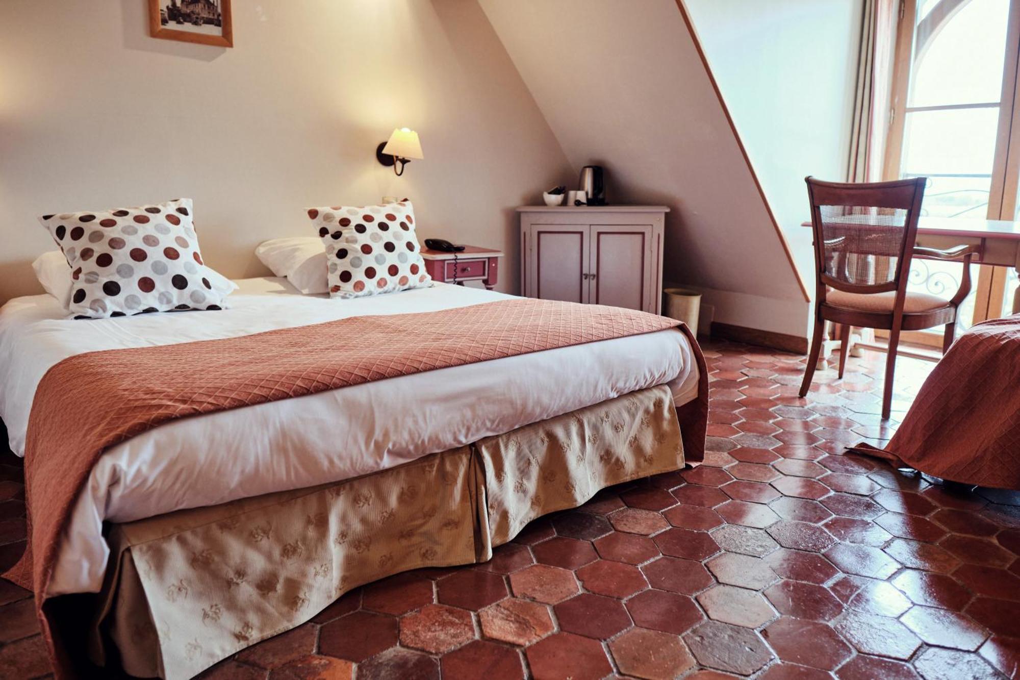 Hostellerie De La Tour D'Auxois 솔류 외부 사진