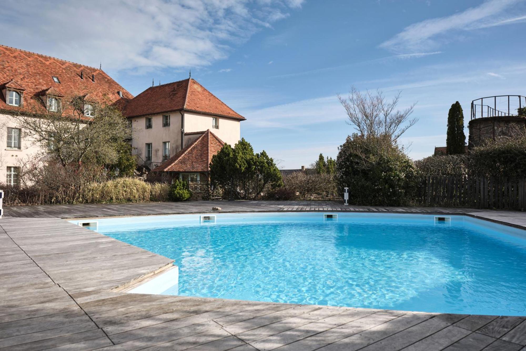 Hostellerie De La Tour D'Auxois 솔류 외부 사진