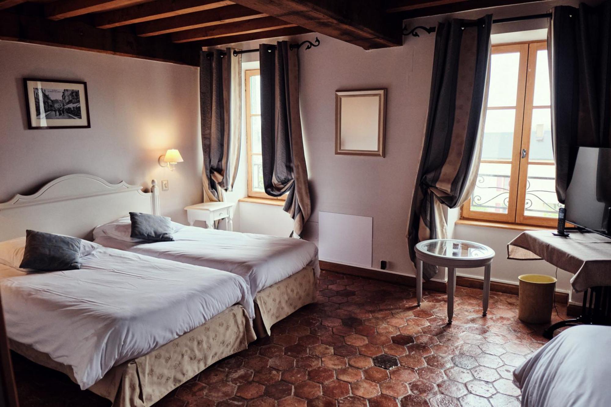 Hostellerie De La Tour D'Auxois 솔류 외부 사진