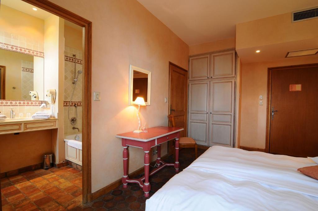 Hostellerie De La Tour D'Auxois 솔류 외부 사진