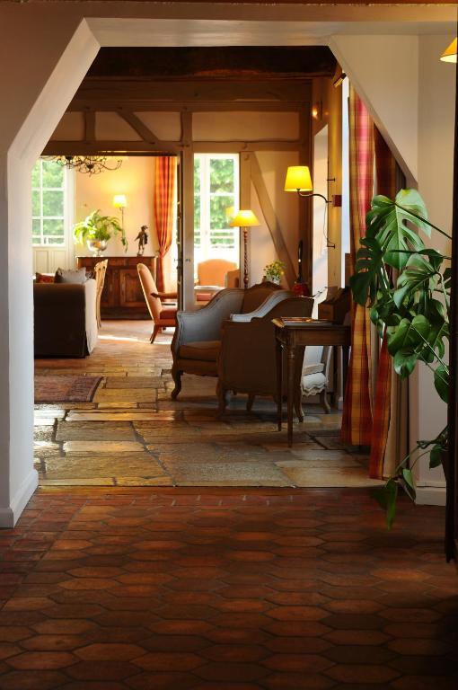 Hostellerie De La Tour D'Auxois 솔류 외부 사진