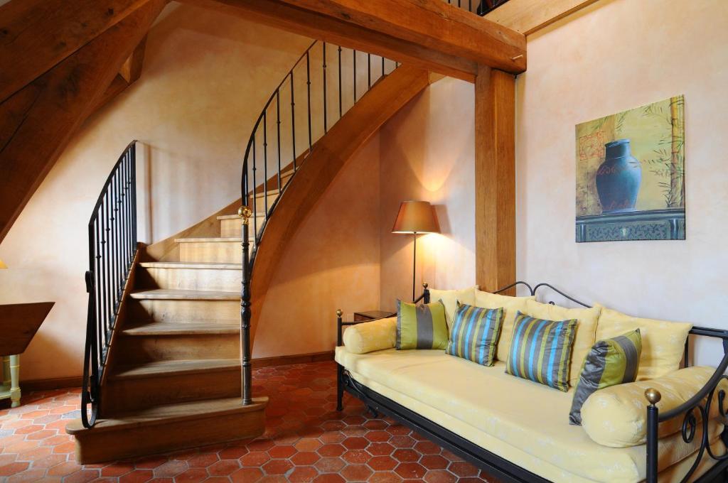 Hostellerie De La Tour D'Auxois 솔류 외부 사진